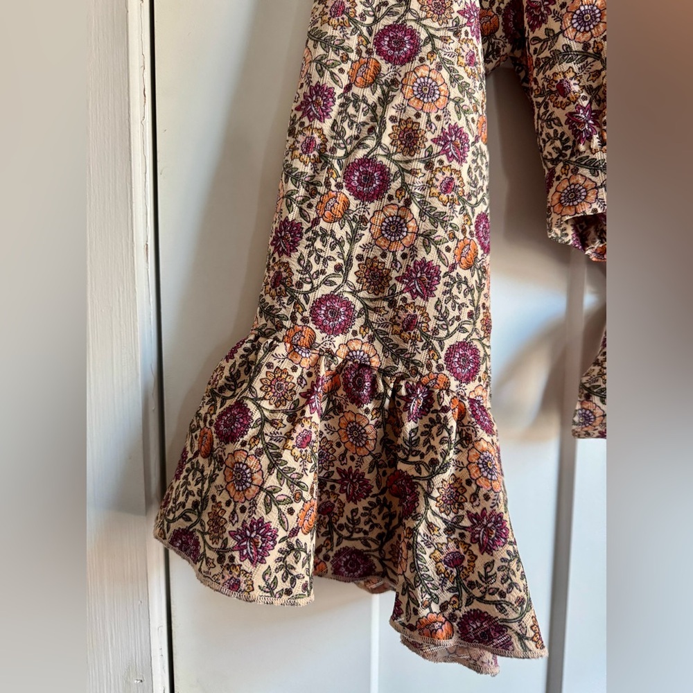 GIMMICKS Floral Wrap Top - Picture 11 of 12